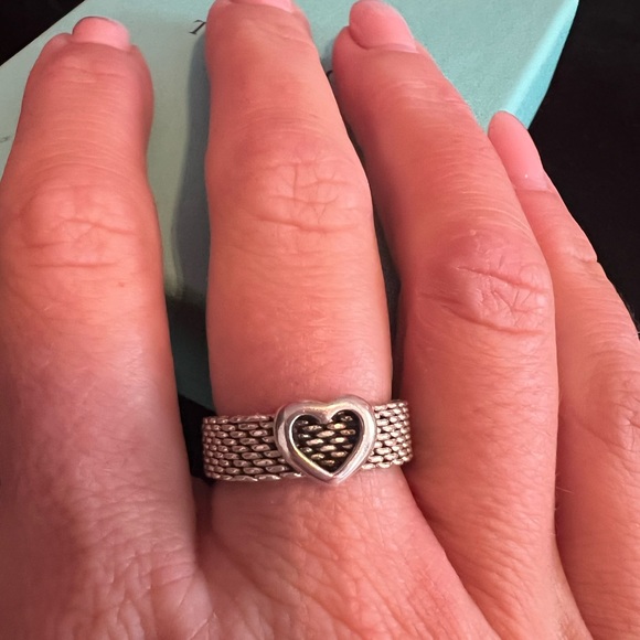 Vintage Tiffany & Co. Mesh Heart Ring - Picture 2 of 2